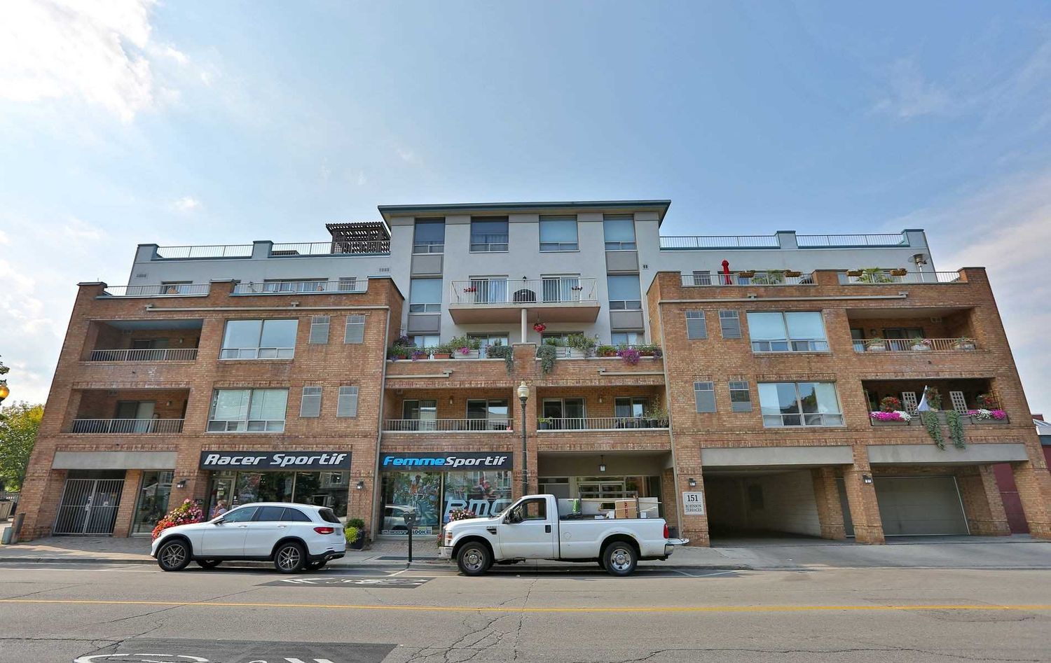 151 Robinson Street. Robinson Terrace Condos is located in  Guelph, Toronto - image #2 of 2