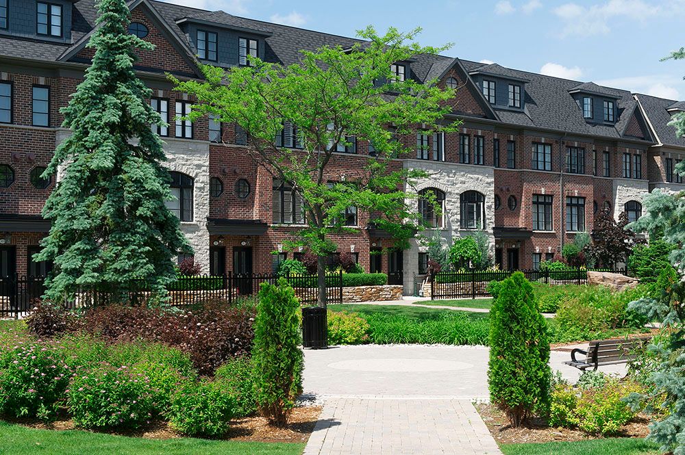 2158-2192 Trafalgar Road. Trafalgar Ridge Townhomes is located in  Oakville, Toronto