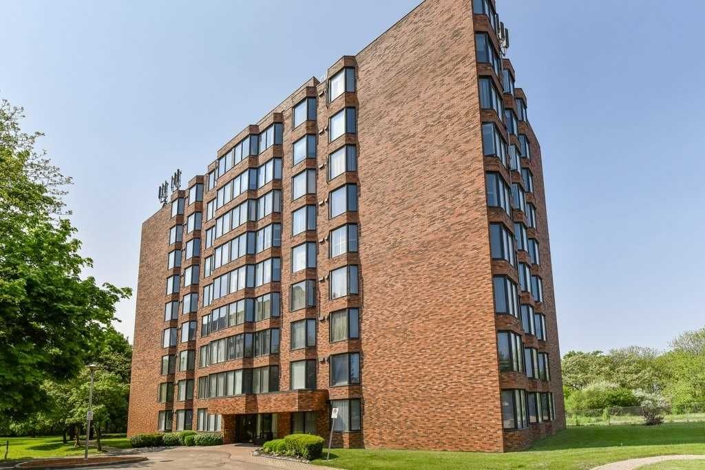 180 Limeridge Road W. 180 Limeridge Road Condos is located in  Clarington, Toronto