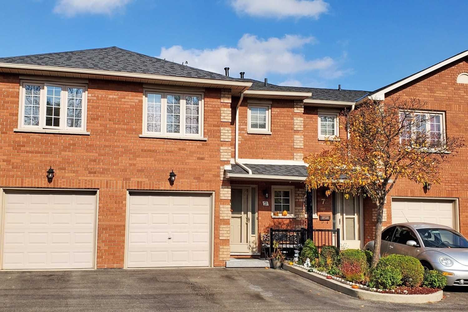 255 Mt Albion Road. 255 Mount Albion Park Townhomes is located in  Hamilton, Toronto