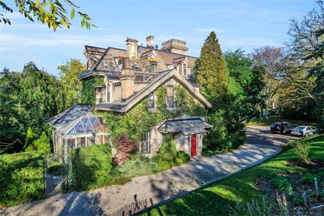 316 James Street S. Ballinahinch Mansion Condos is located in  Hamilton, Toronto