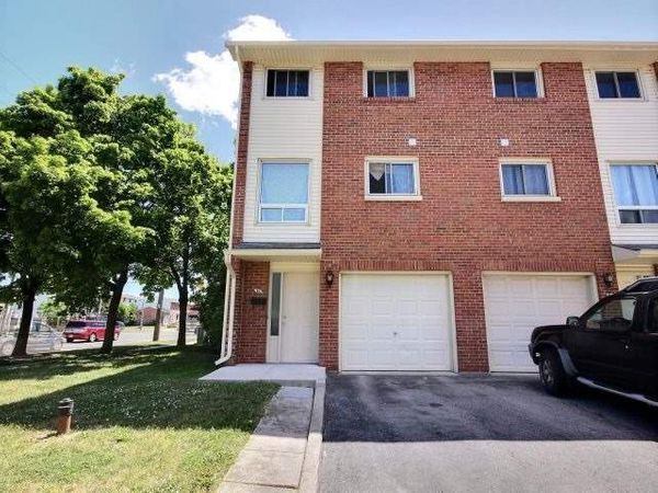 Six Loconder Drive Townhomes