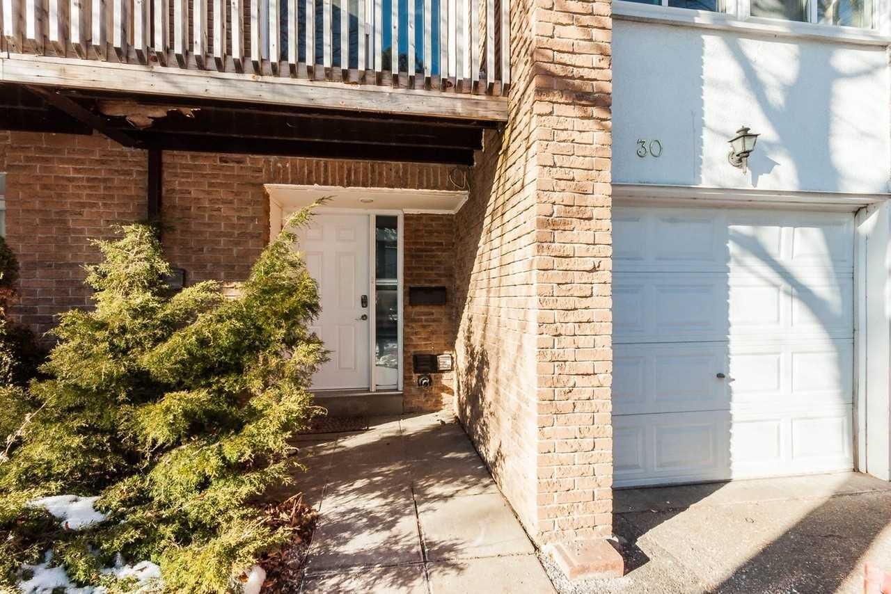 3409 St Clair Avenue E. 3409 Saint Clair East Townhomes is located in  Scarborough, Toronto - image #1 of 2