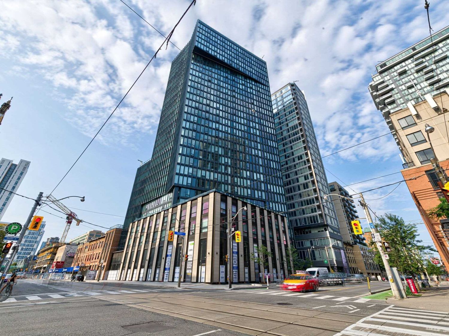 60 Shuter Street. Fleur Condos is located in  Downtown, Toronto - image #1 of 2