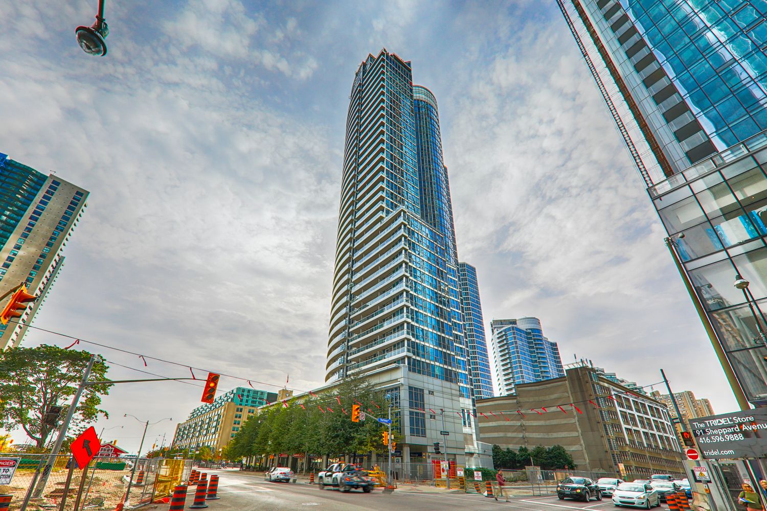 8 York Street. Waterclub I Condos is located in  Downtown, Toronto - image #1 of 4