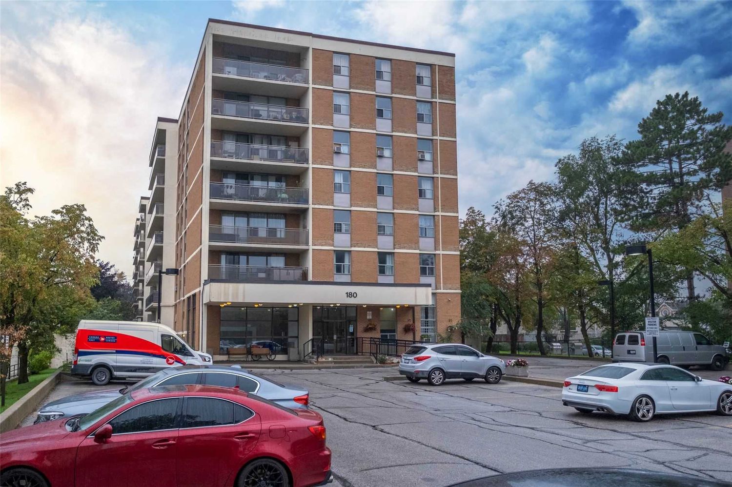 180 Dudley Avenue. Thornlea Place Condominium Residences is located in  Markham, Toronto - image #1 of 2