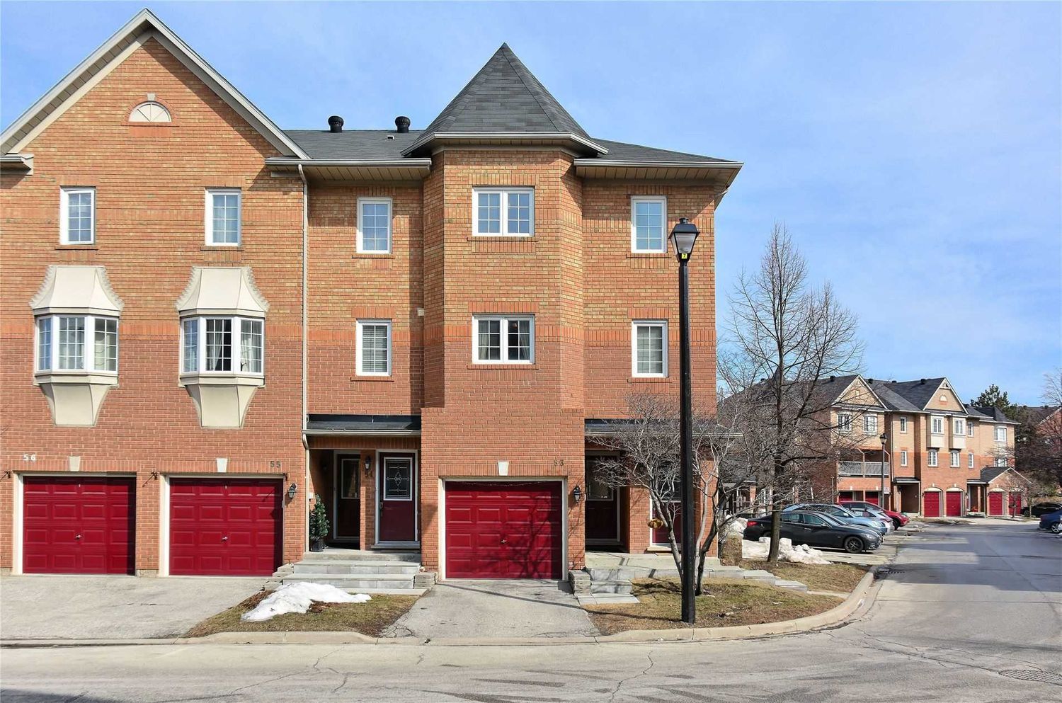 6950 Tenth Line W. Avonlea Village Townhomes is located in  Mississauga, Toronto - image #1 of 2