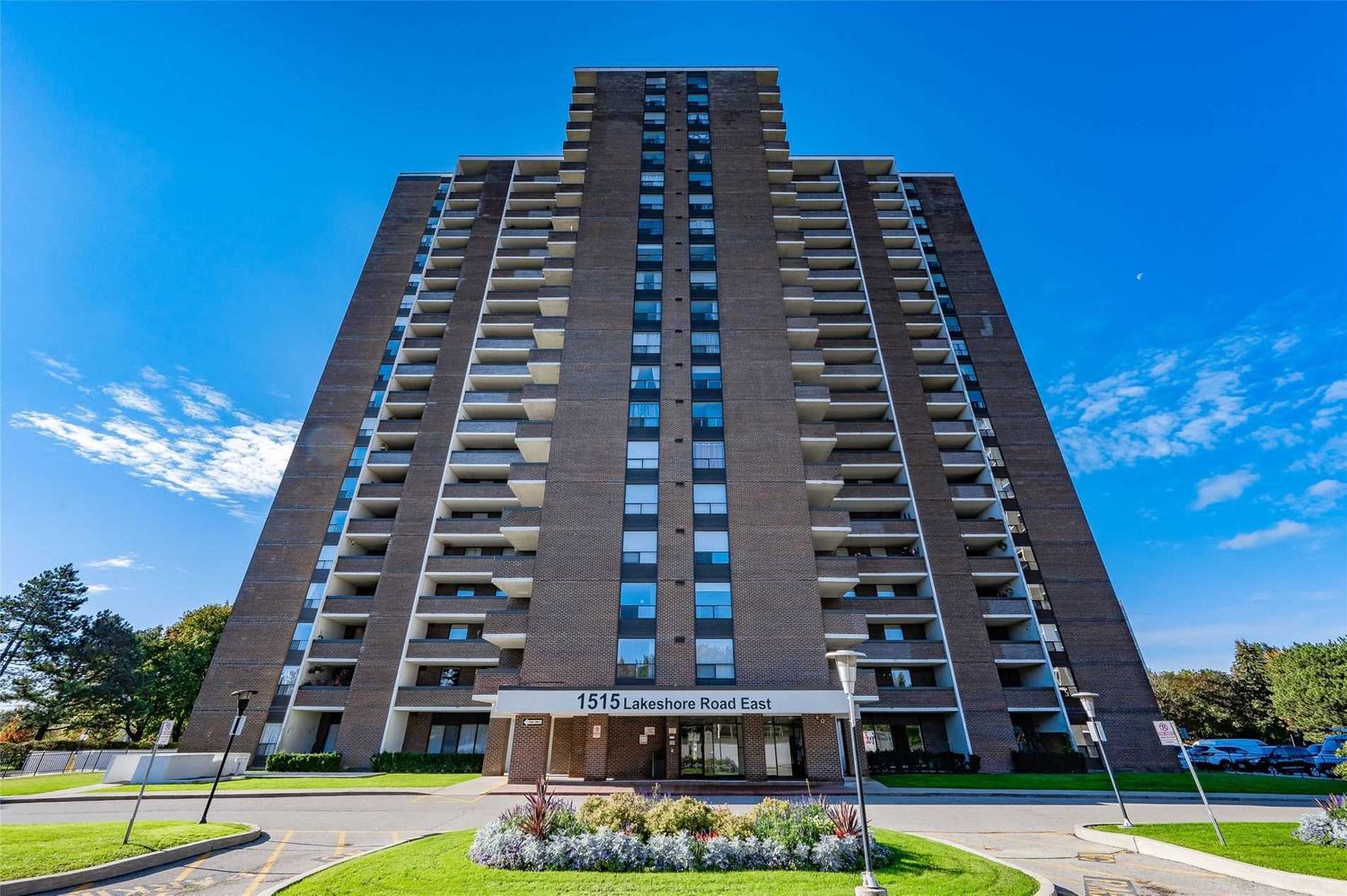 1515 Lakeshore Road E. 1515 Lakeshore Road East Condos is located in  Mississauga, Toronto - image #2 of 3
