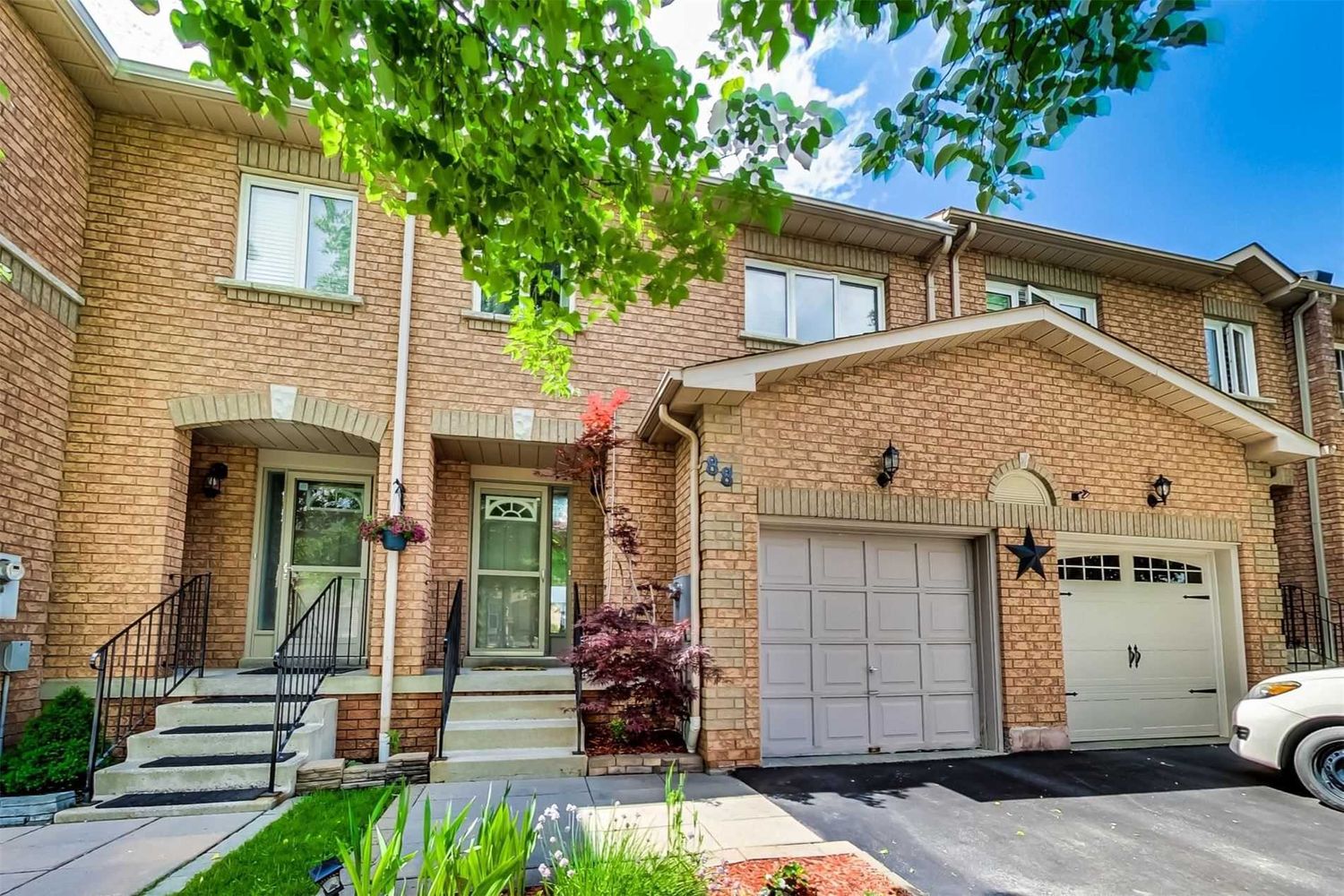 178-200 Cresthaven Road. 200 Cresthaven Road Townhomes is located in  Brampton, Toronto - image #1 of 2