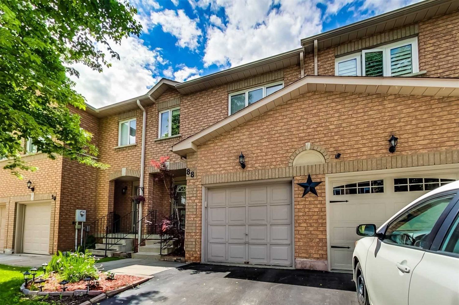 178-200 Cresthaven Road. 200 Cresthaven Road Townhomes is located in  Brampton, Toronto - image #2 of 2