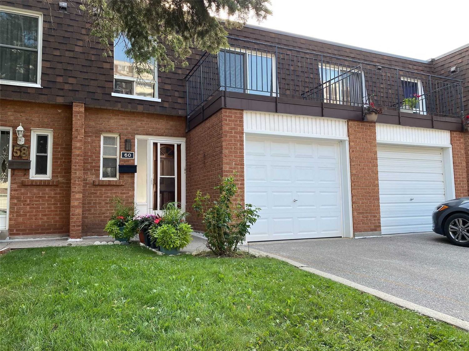 50-301 Bridletowne Circ. Bridletowne Circle Townhomes is located in  Scarborough, Toronto - image #2 of 2