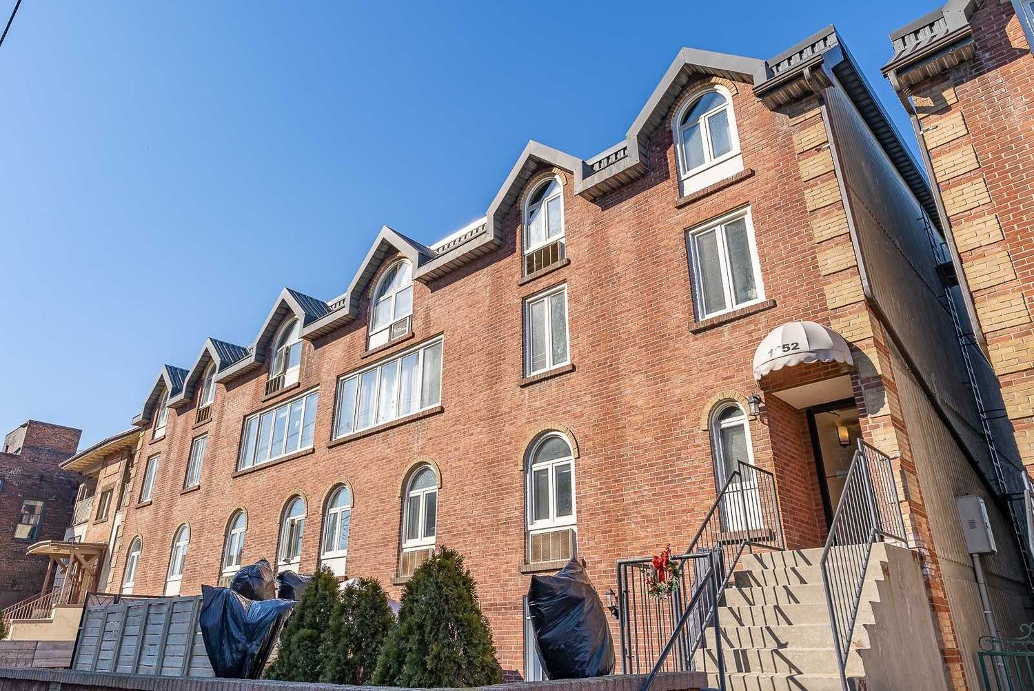 1250 King Street W. 1250-1252 King Street West Townhomes is located in  West End, Toronto - image #2 of 2