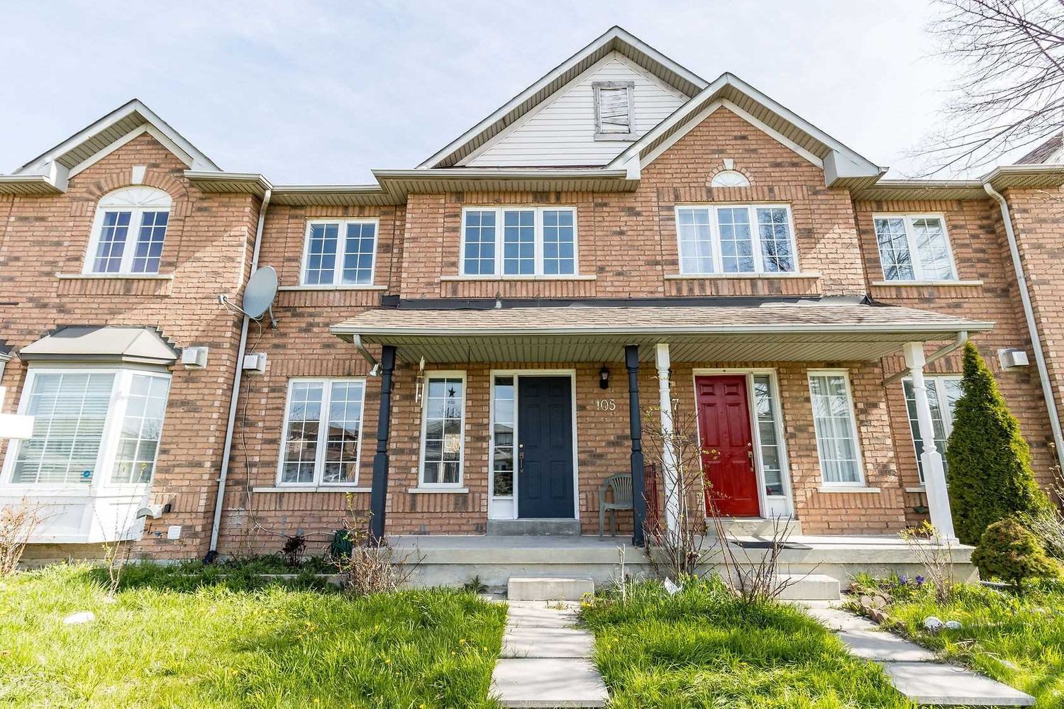 10 Cherrytree Drive. 10 Cherrytree Drive Townhomes is located in  Brampton, Toronto - image #1 of 3