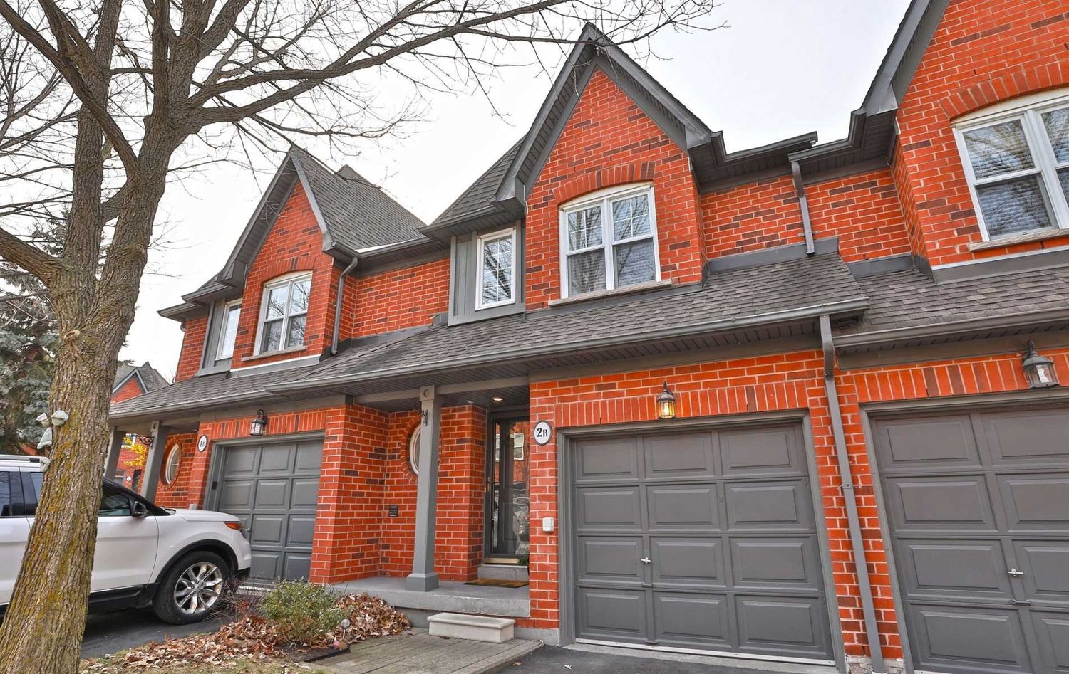 1084 Queen Street W. 1084 Queen Street West Townhomes is located in  Mississauga, Toronto - image #2 of 2