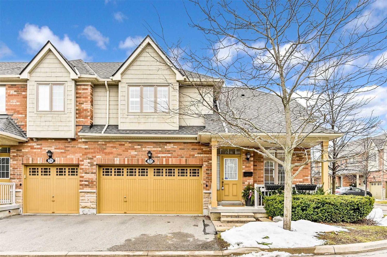 1633 Northmount Avenue. 1633 Northmount Avenue Townhomes is located in  Mississauga, Toronto - image #2 of 2