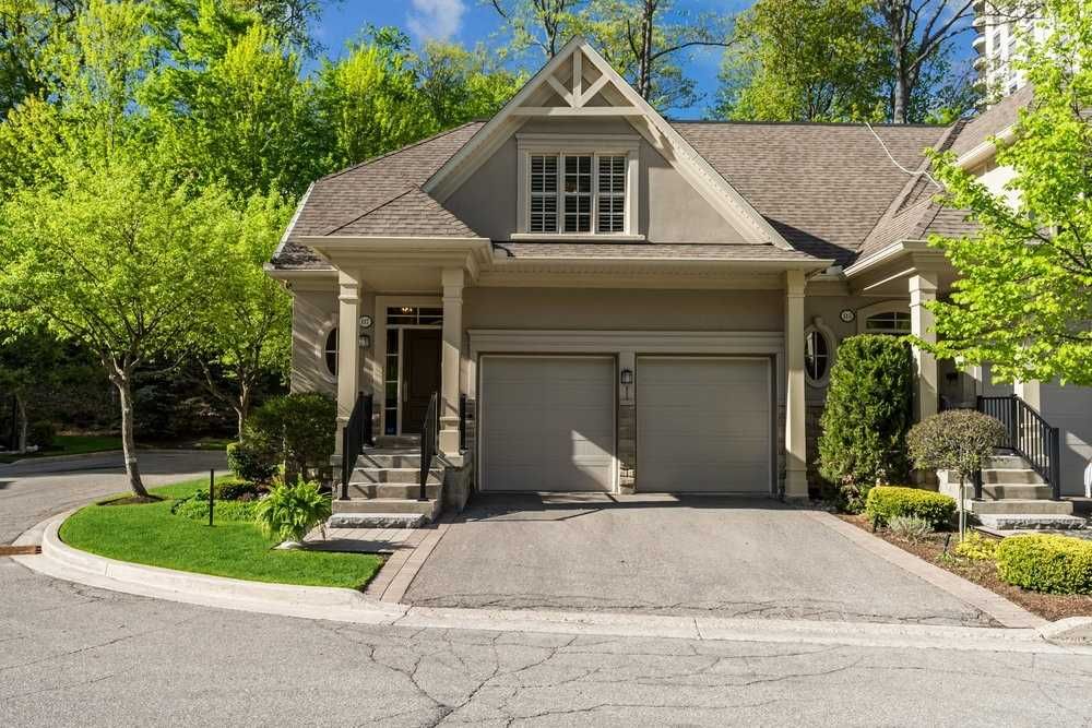 1915 Broad Hollow Gate. 1915 Broad Hollow Gate Townhomes is located in  Mississauga, Toronto - image #1 of 2