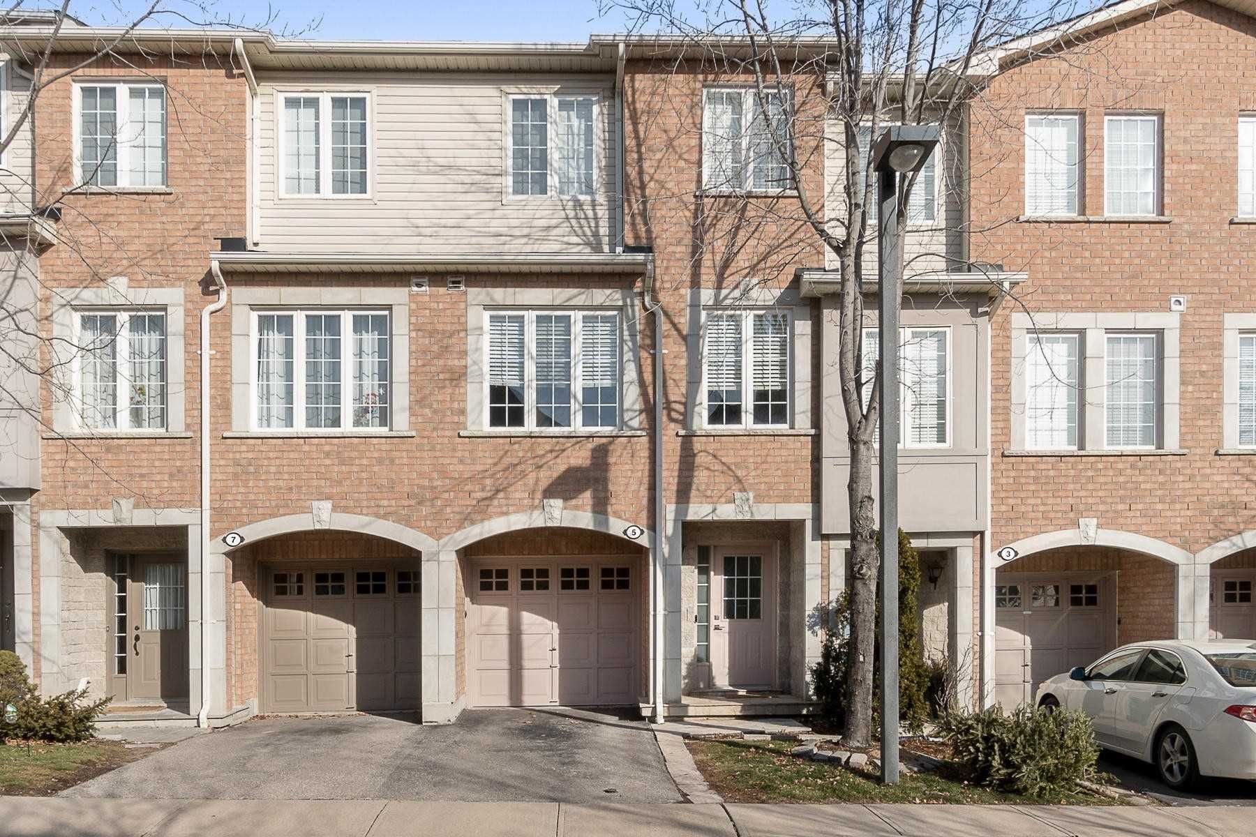 3059-3095 Treadwells Dr. This condo townhouse at 3071 Treadwells Drive Townhomes is located in  Mississauga, Toronto - image #2 of 2 by Strata.ca