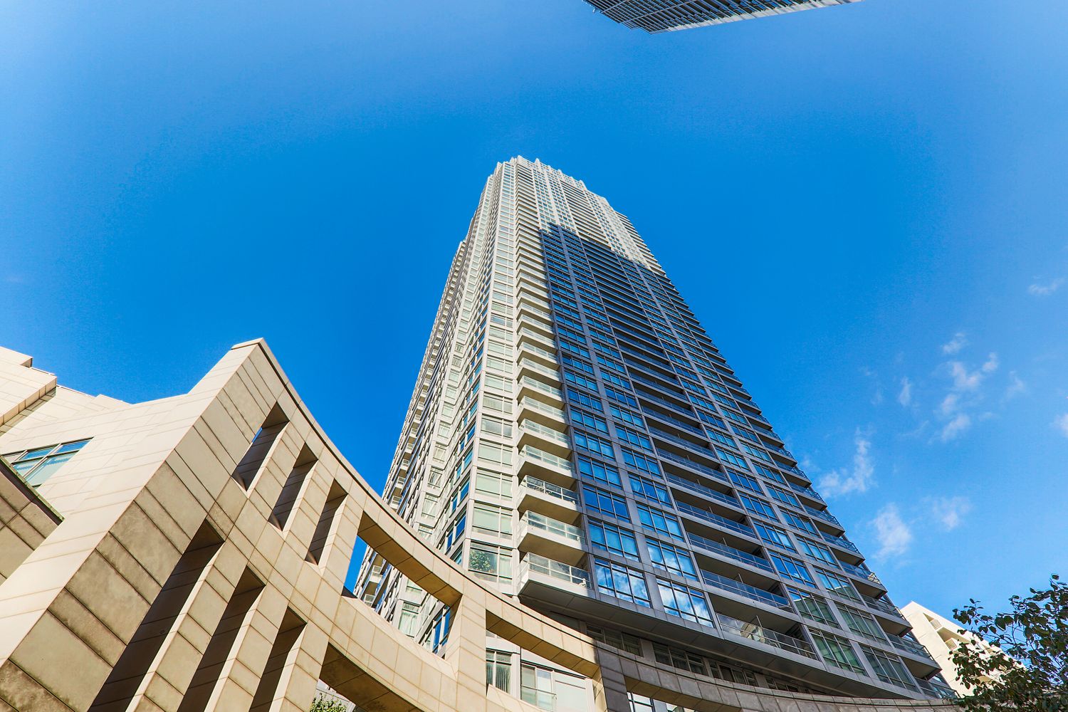 2191 Yonge Street. Quantum North Tower is located in  Midtown, Toronto - image #3 of 5