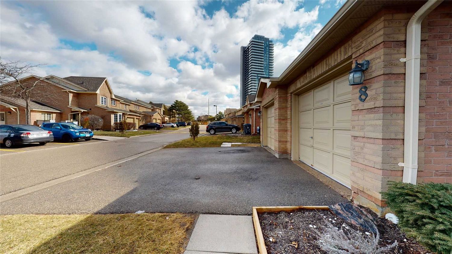 35 Ceremonial Drive. 35 Ceremonial Drive Townhomes is located in  Mississauga, Toronto - image #1 of 2