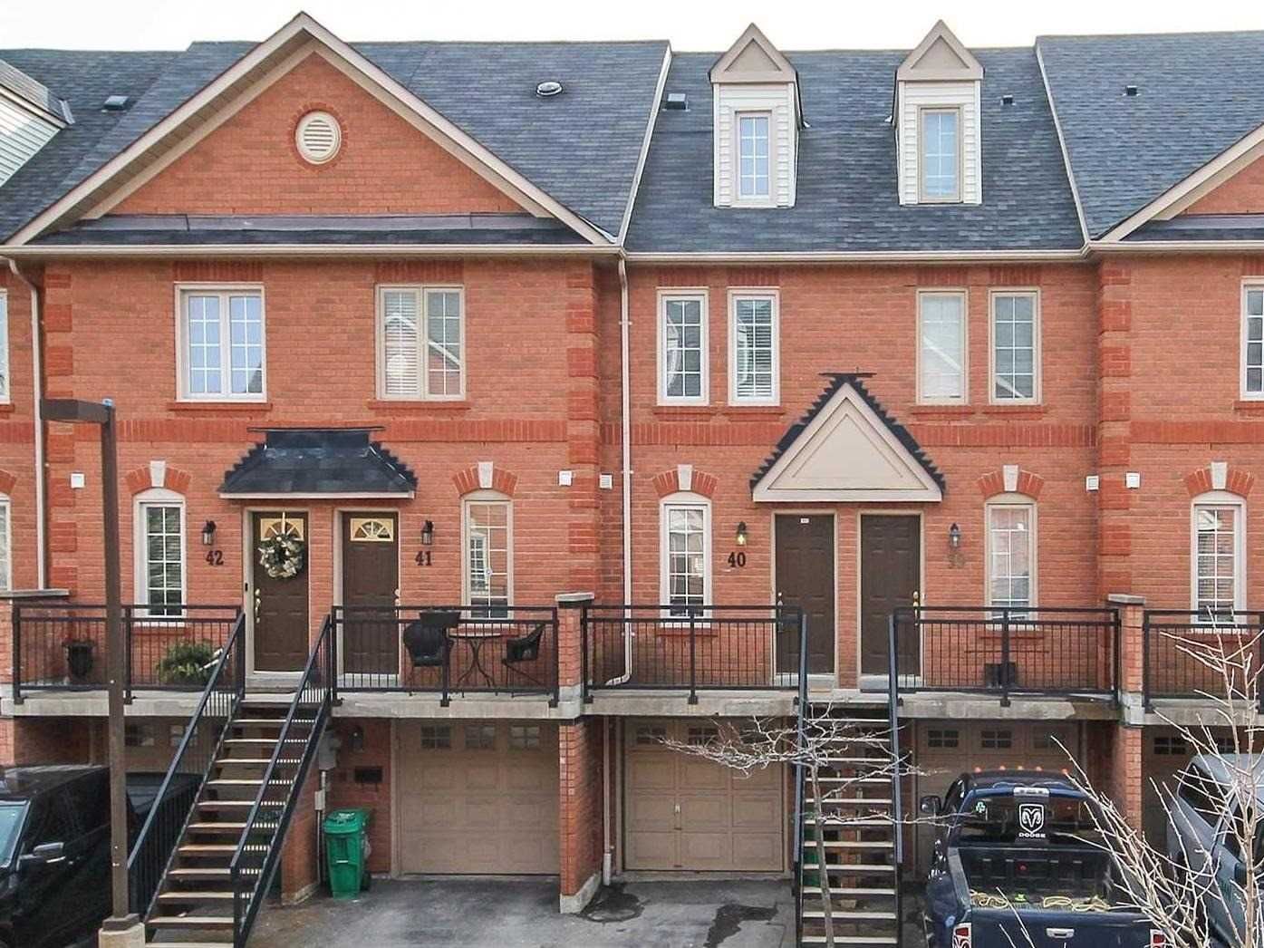 3895 Doug Leavens Boulevard. 3895 Doug Leavens Boulevard Townhomes is located in  Mississauga, Toronto - image #3 of 3