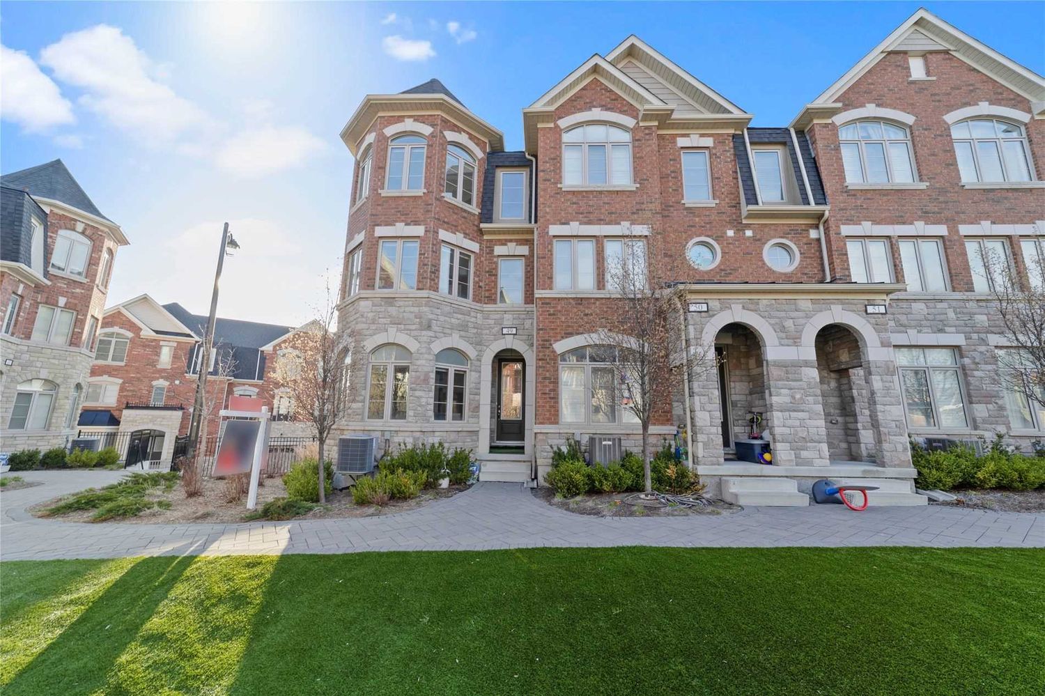 1331 Major MacKenzie Drive W. Mackenzie Ridge Terraces Townhomes is located in  Vaughan, Toronto - image #1 of 3