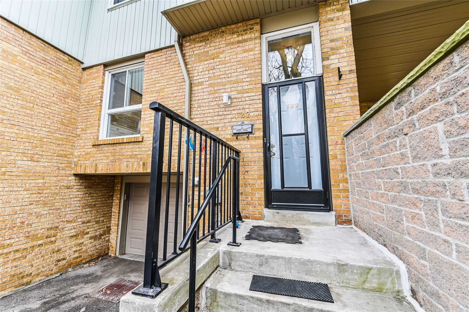 175-201 Alexmuir Boulevard. 175 Alexmuir Townhomes is located in  Scarborough, Toronto - image #2 of 2