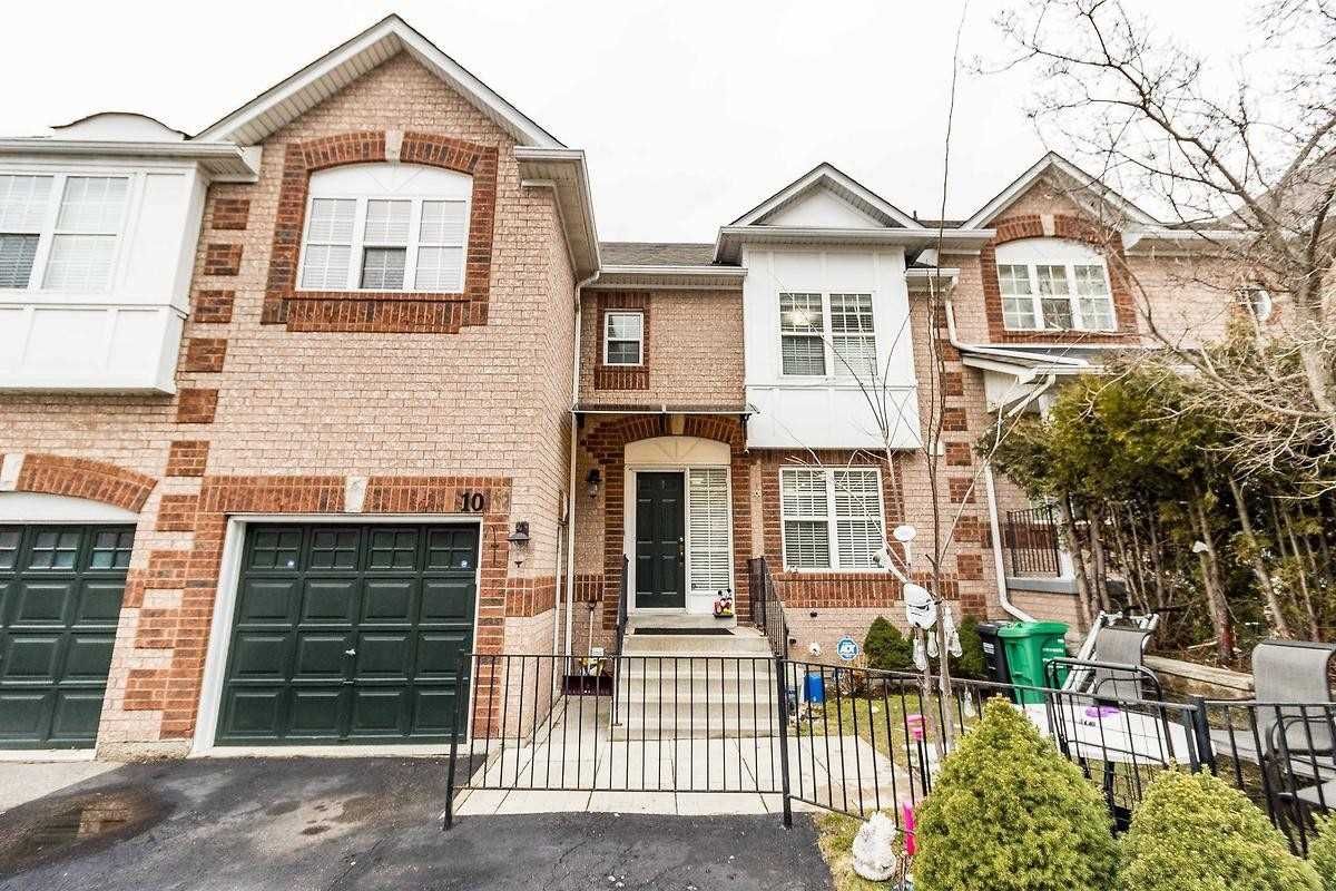 199 Hillcrest Avenue. 199 Hillcrest Avenue Townhomes is located in  Mississauga, Toronto - image #2 of 2