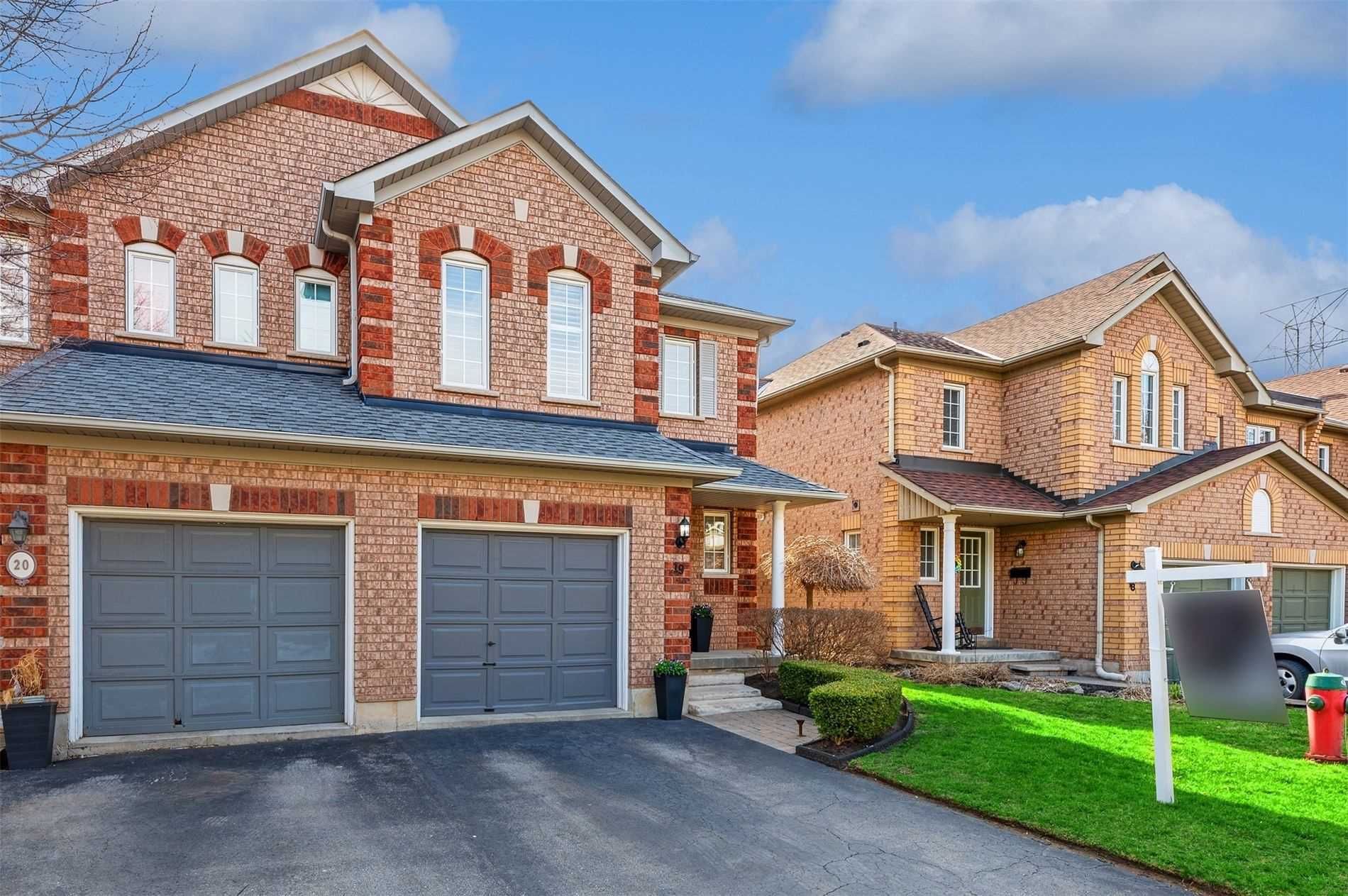 2871 Darien Rd Walker's Glen Townhomes 3 Beds + Den 4 Baths