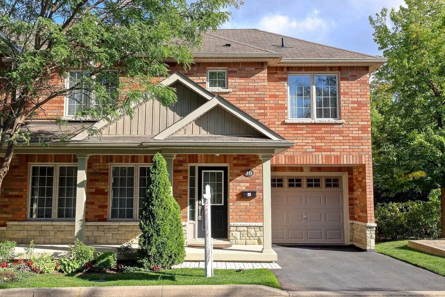 3040 Fifth Line W. 3040 Fifth Line Townhomes is located in  Mississauga, Toronto - image #1 of 2