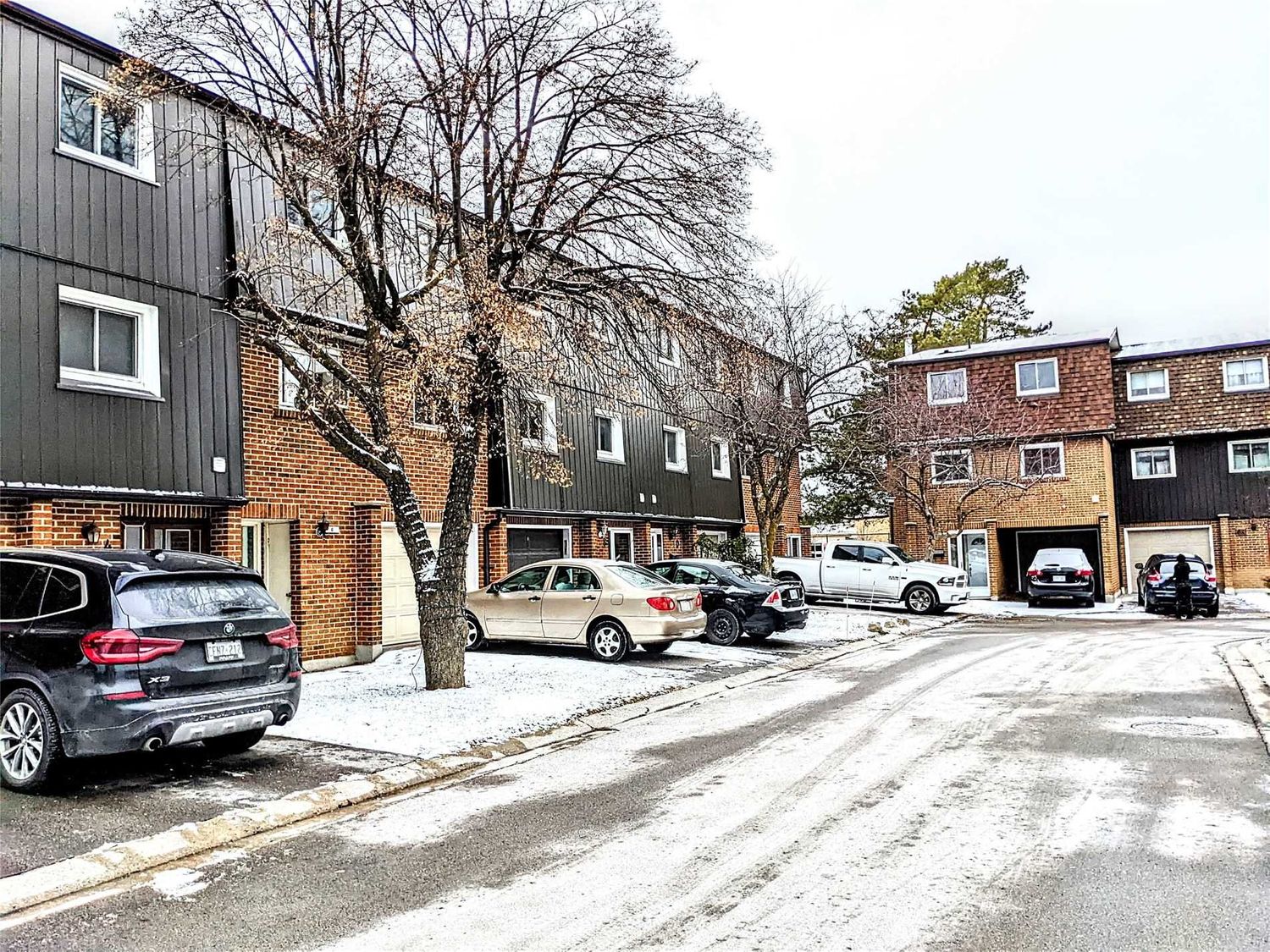 3100 Kingston Road. 3100 Kingston Road Townhomes is located in  Scarborough, Toronto - image #2 of 2