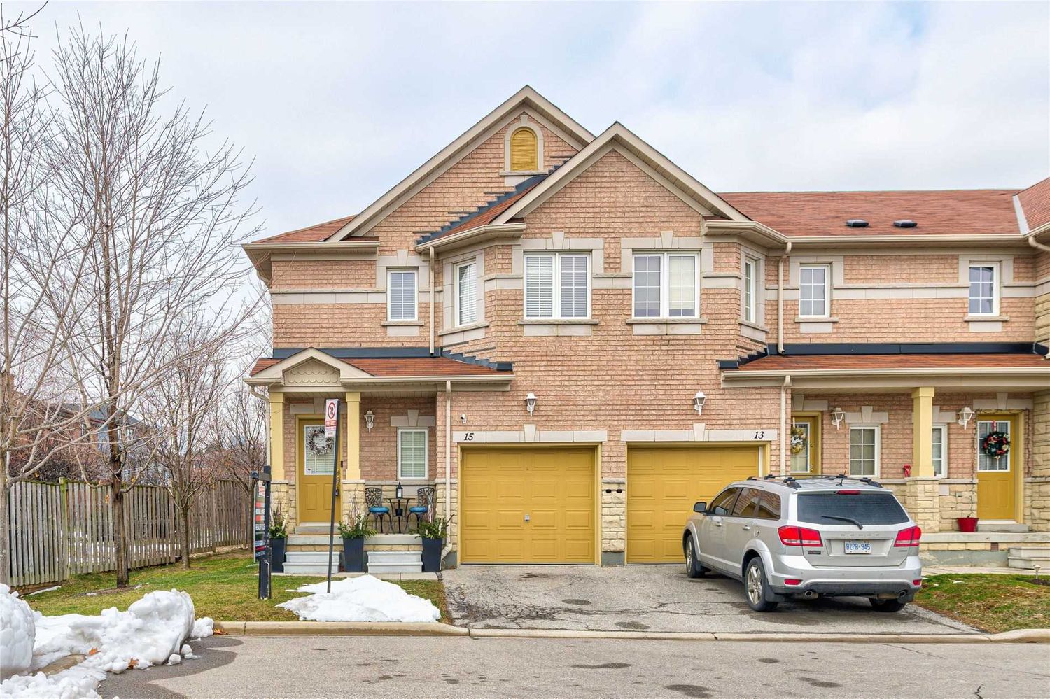 3150-3306 Pinto Place. 3250-3306 Pinto Place Townhomes is located in  Mississauga, Toronto - image #1 of 2