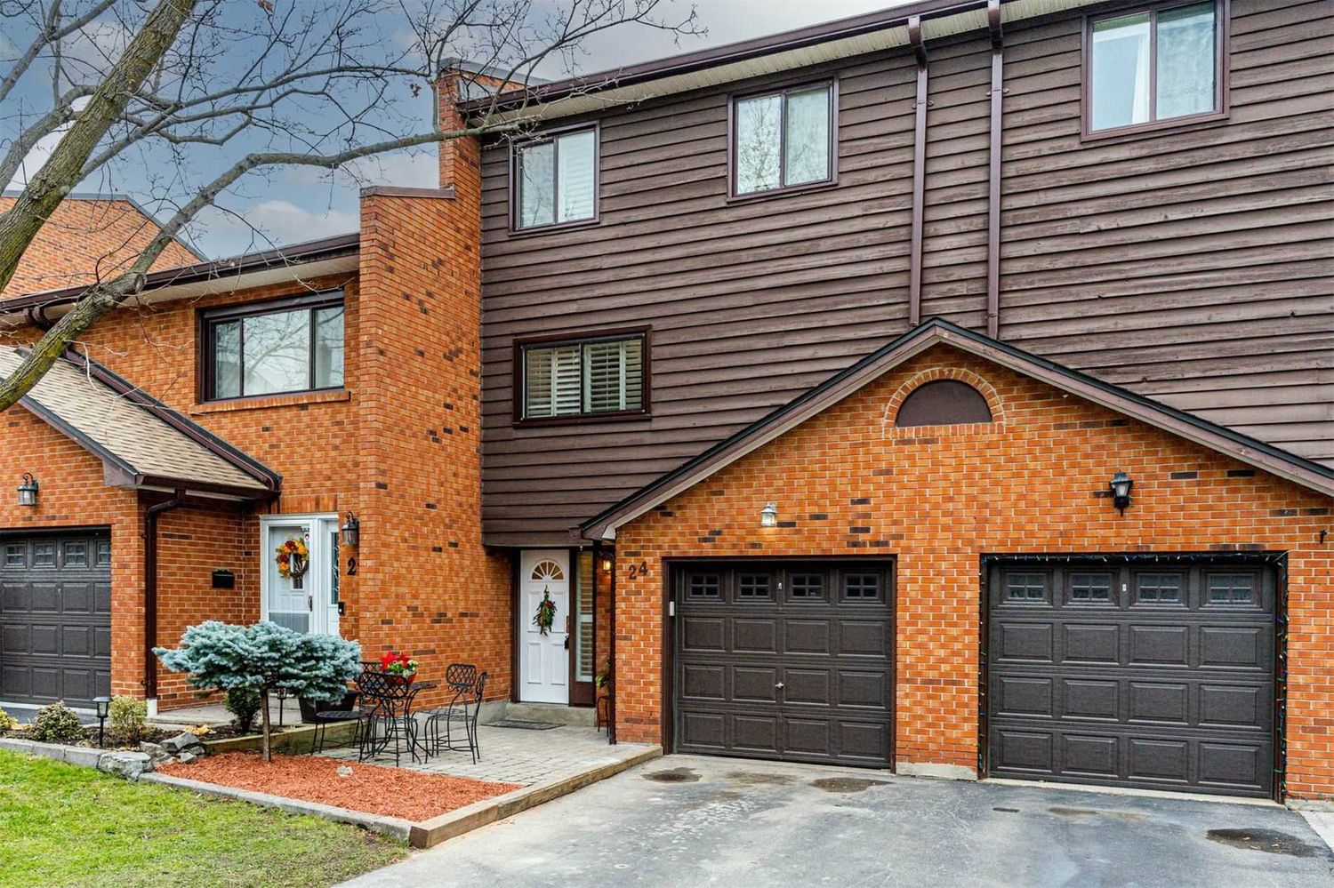 4230 Fieldgate Drive. 4230 Fieldgate Townhomes is located in  Mississauga, Toronto - image #2 of 2