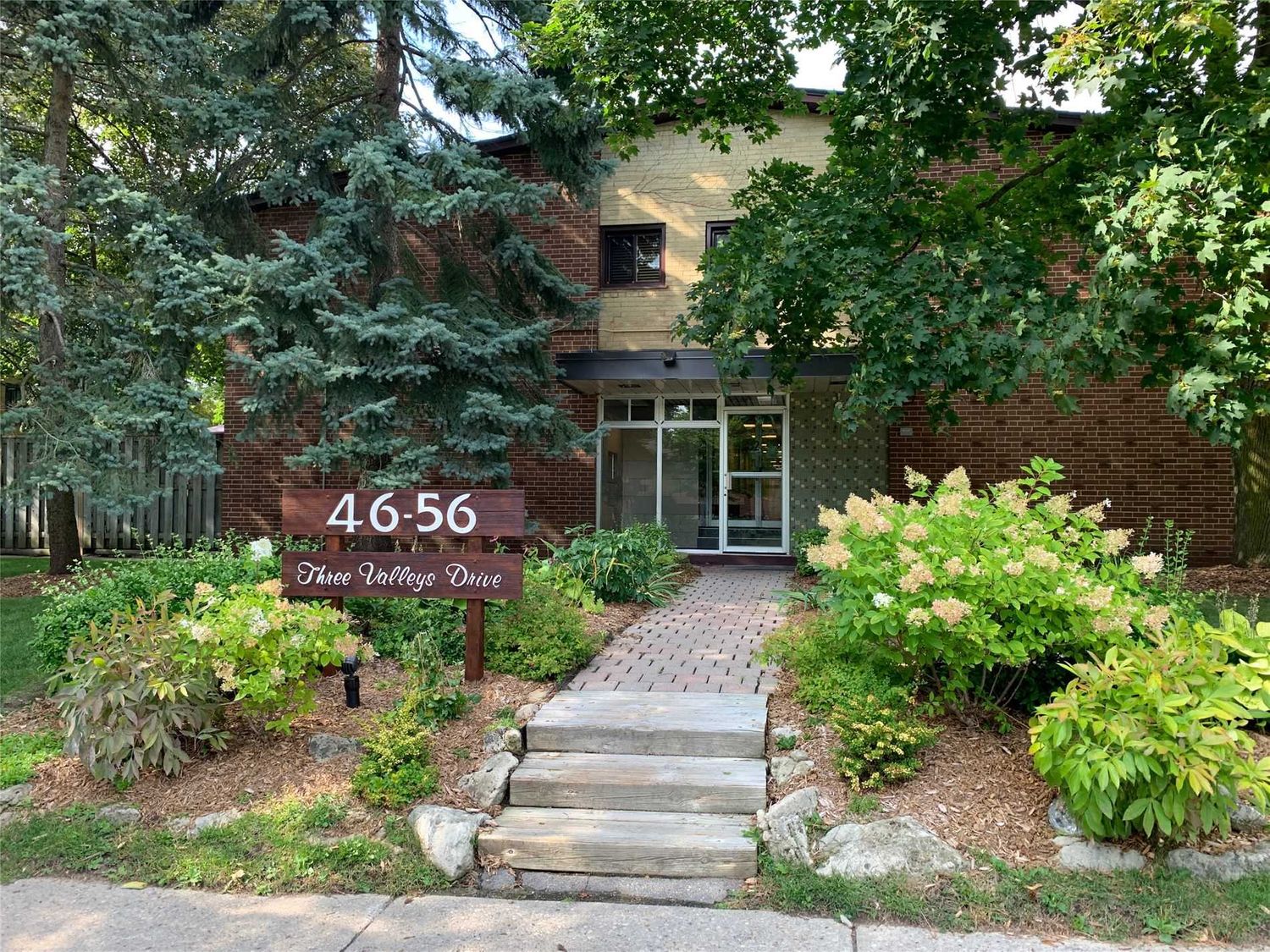46-56 Three Valleys Drive. 46-56 Three Valleys Drive Townhomes is located in  North York, Toronto - image #2 of 2