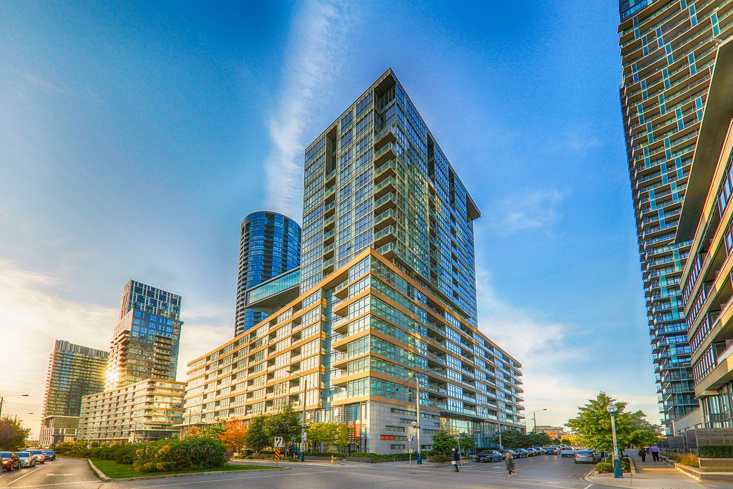 1-15 Iceboat Terrace. Parade Condos is located in  Downtown, Toronto - image #1 of 4