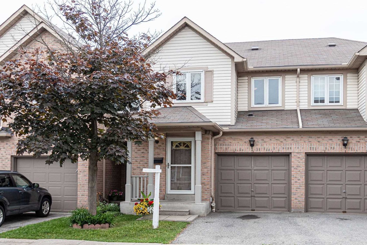 55 Barondale Drive. 55 Barondale Drive Townhomes is located in  Mississauga, Toronto - image #2 of 2