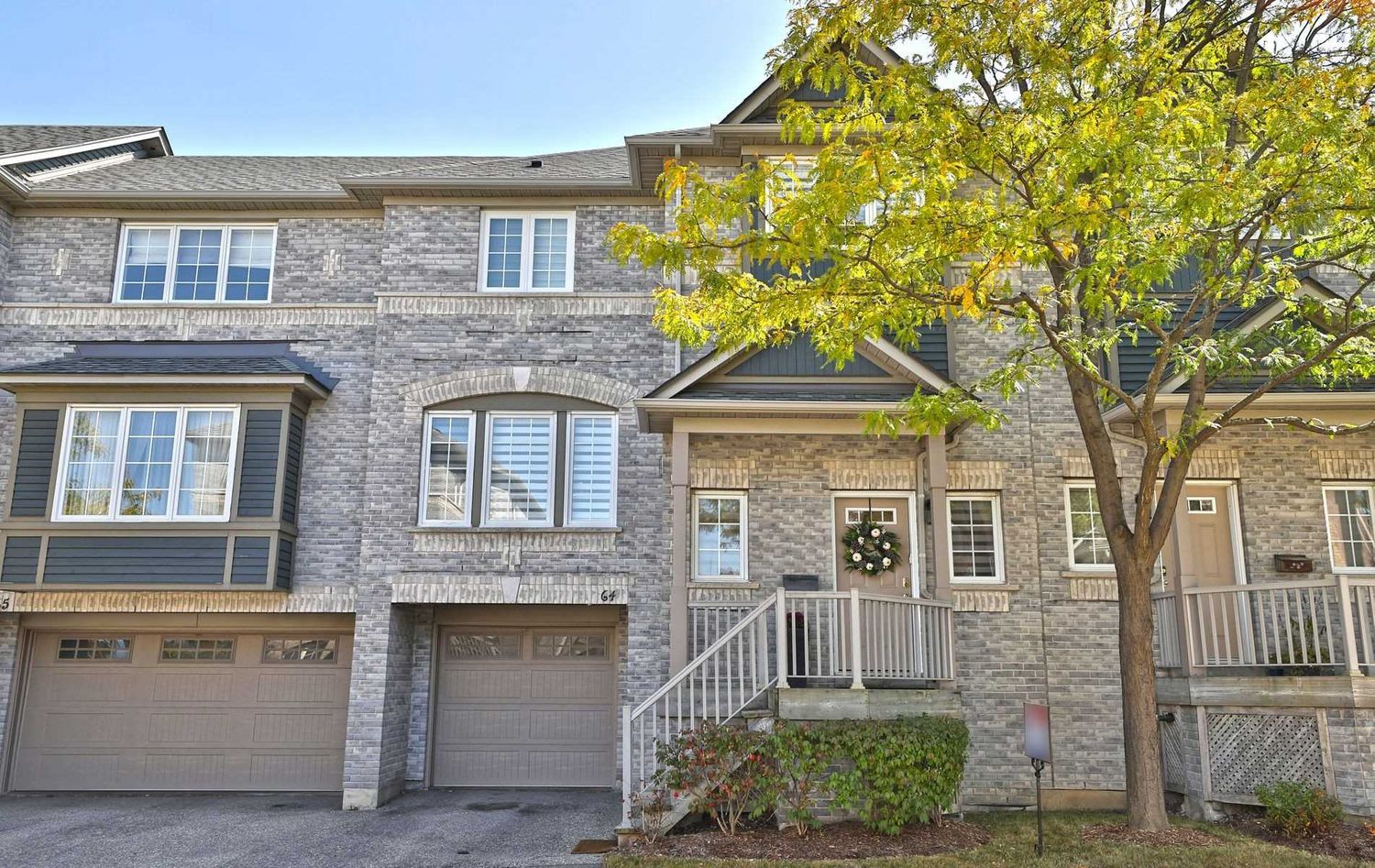 5535 Glen Erin Drive. 5535 Glen Erin Drive Townhomes is located in  Mississauga, Toronto - image #1 of 2