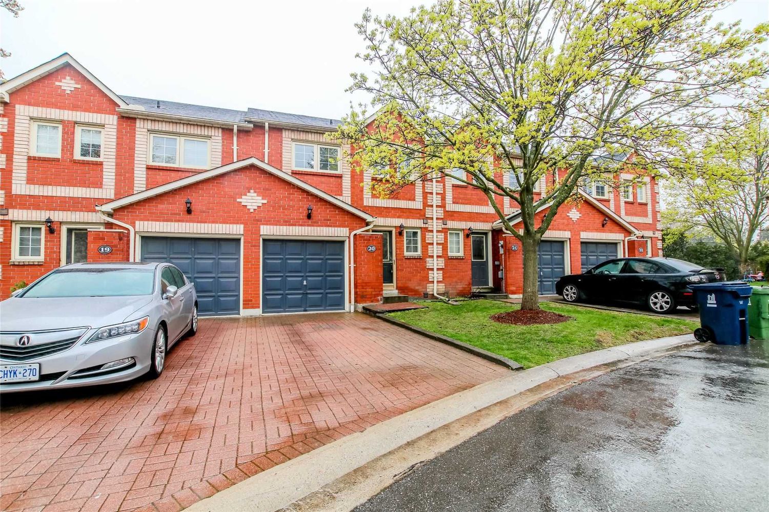 6157 Kingston Road. 6157 Kingston Townhomes is located in  Scarborough, Toronto - image #1 of 2