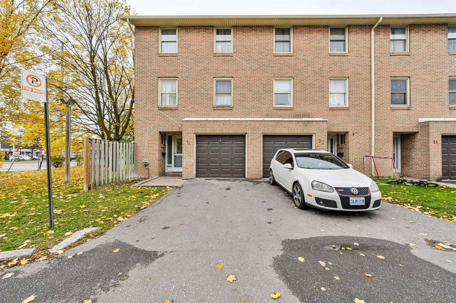 3435 Jolliffe Avenue. 7255 Dooley Townhomes is located in  Mississauga, Toronto - image #1 of 2