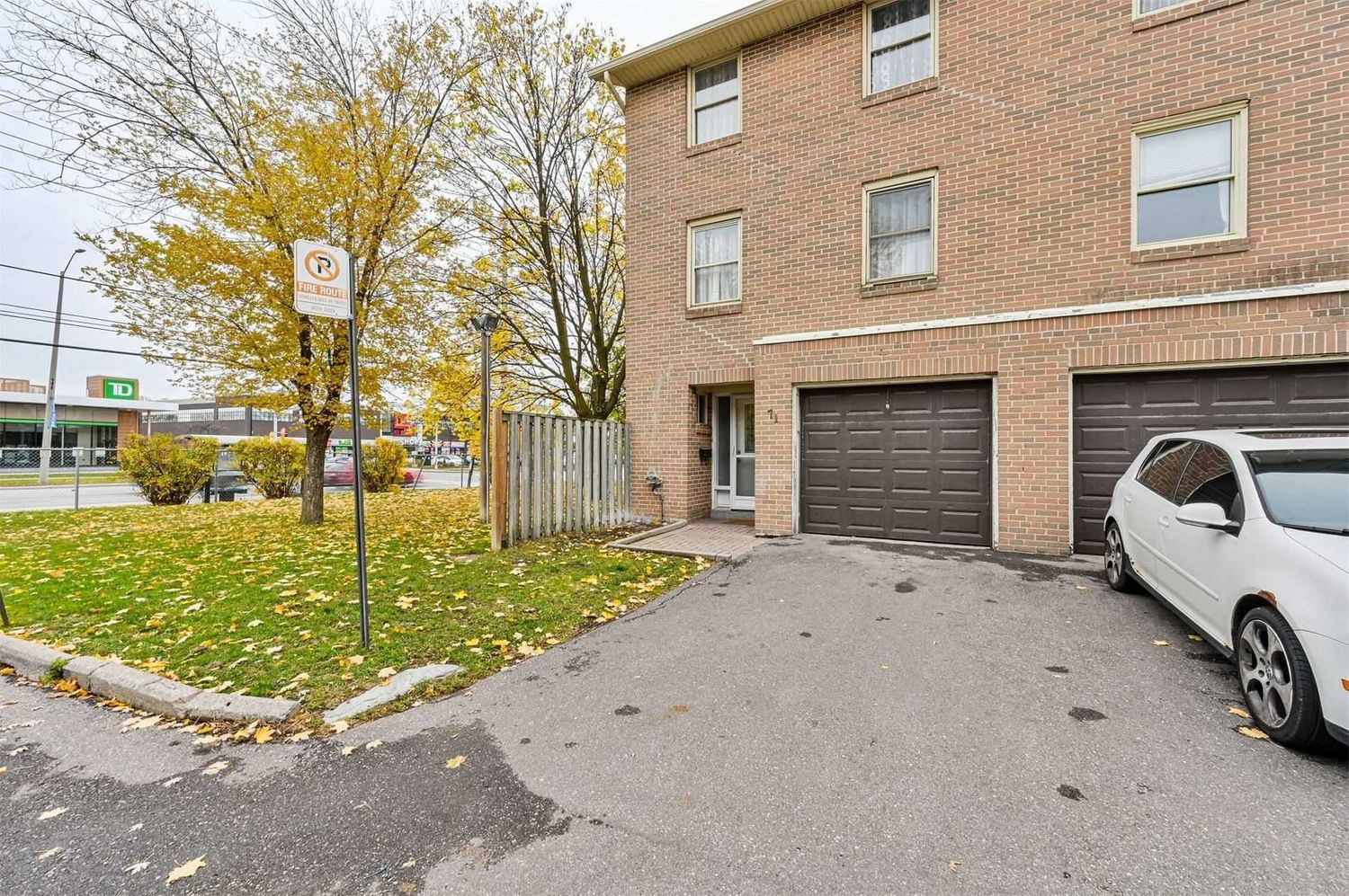 3435 Jolliffe Avenue. 7255 Dooley Townhomes is located in  Mississauga, Toronto - image #2 of 2