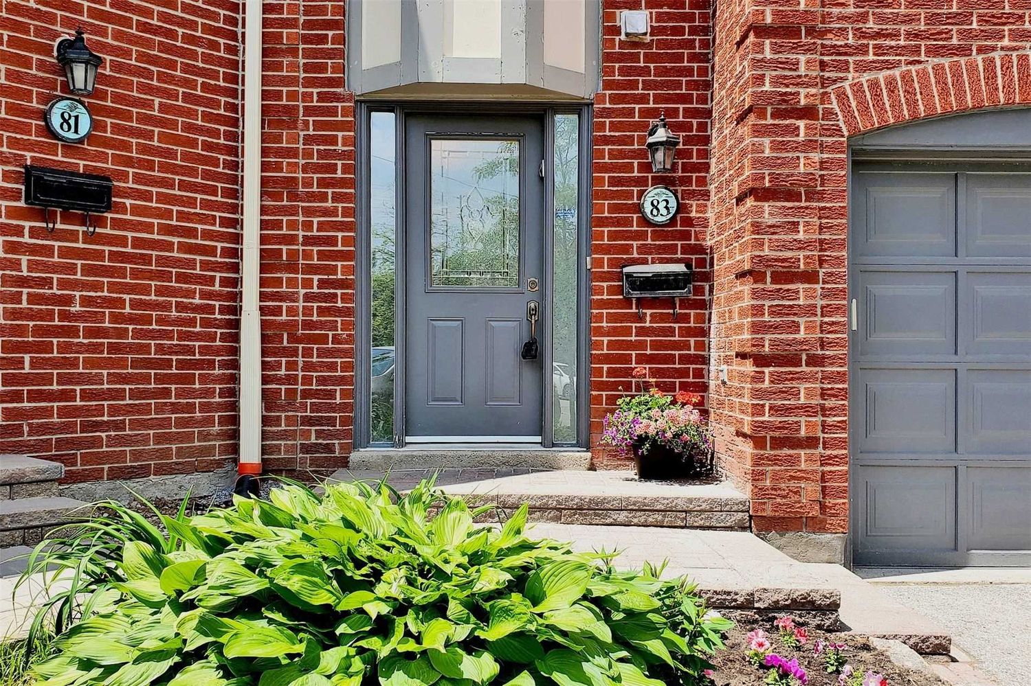 1-88 Beaumont Place. Beaumont Place Townhomes is located in  Vaughan, Toronto - image #3 of 3