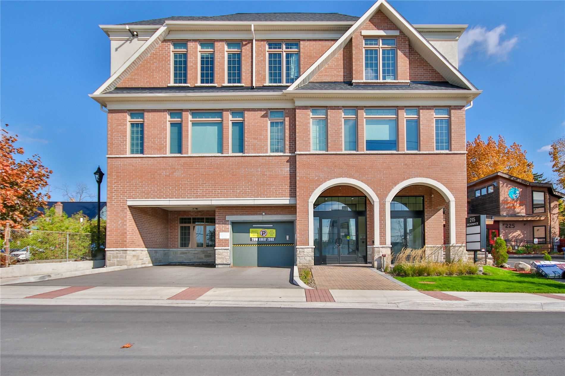 215 Broadway St, unit 206 for sale in Streetsville - image #1