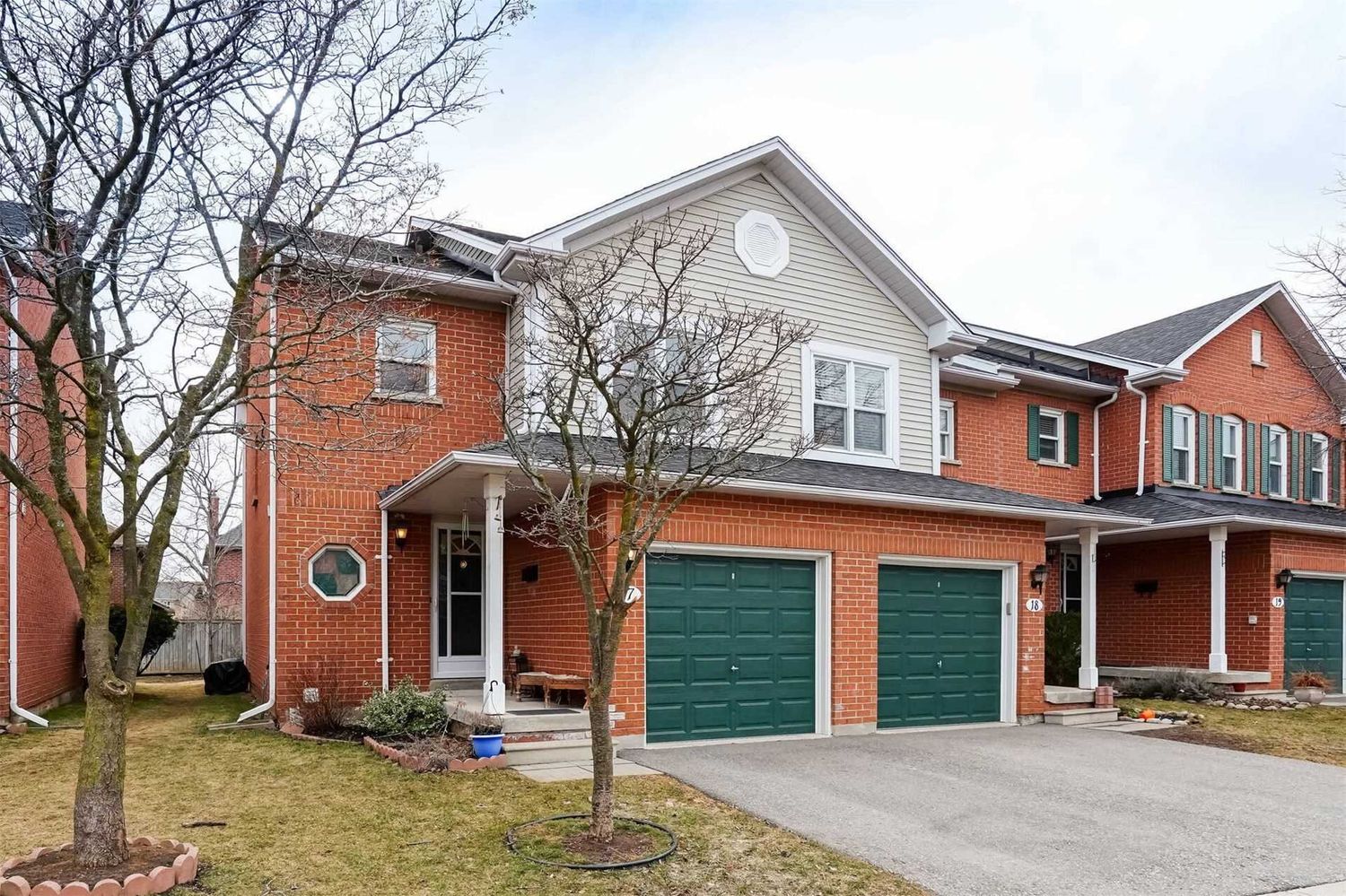 5659 Glen Erin Drive. Erin Village Townhomes is located in  Mississauga, Toronto - image #1 of 2