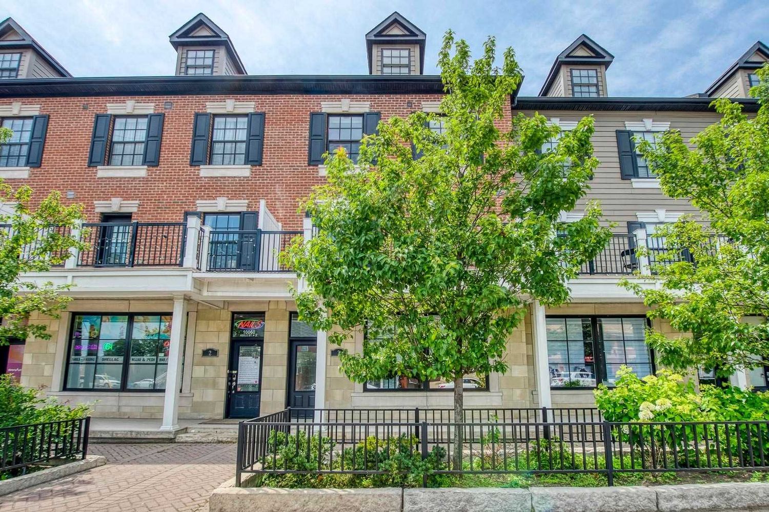 10060 Keele Street. Le Sedici Villette Townhomes is located in  Vaughan, Toronto - image #1 of 3