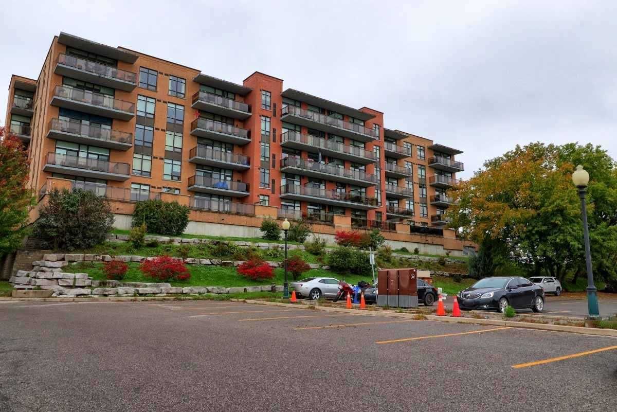 171 Shanly Street. The Bayview Condos is located in  Scugog, Toronto - image #1 of 3