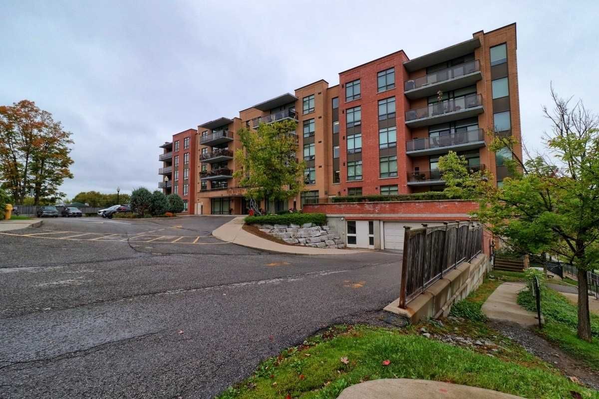 171 Shanly Street. The Bayview Condos is located in  Scugog, Toronto - image #2 of 3