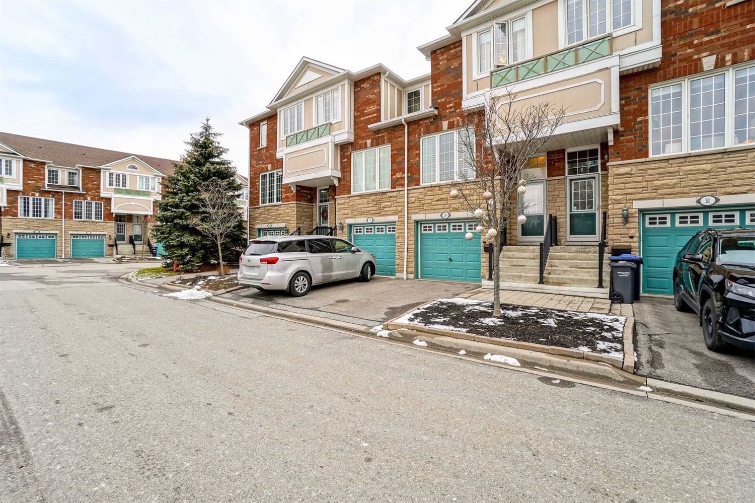 1341-1355 Rathburn Road E. The Capri Townhomes is located in  Mississauga, Toronto - image #1 of 2