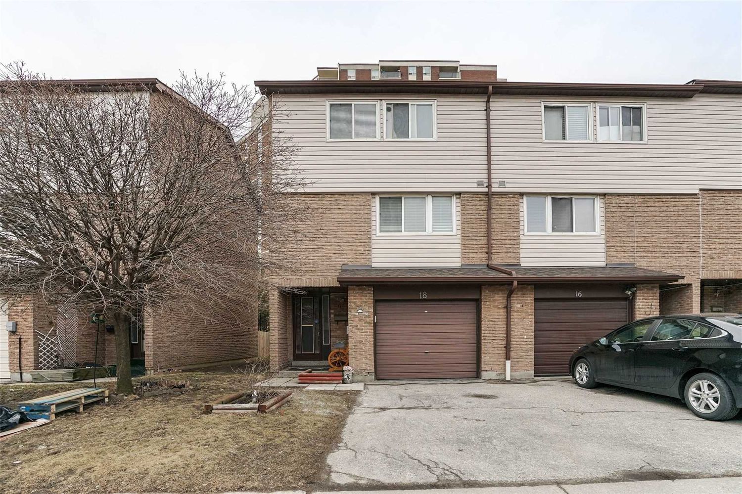10-30 Torrance Road. Trudelle Street Townhomes is located in  Scarborough, Toronto - image #1 of 2