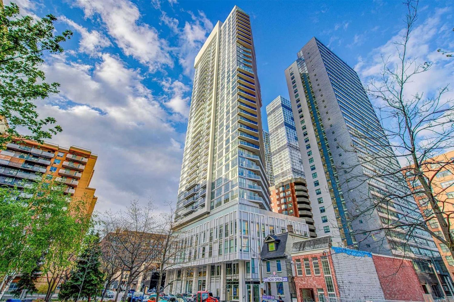 77 Mutual Street. Max Condos is located in  Downtown, Toronto - image #1 of 2