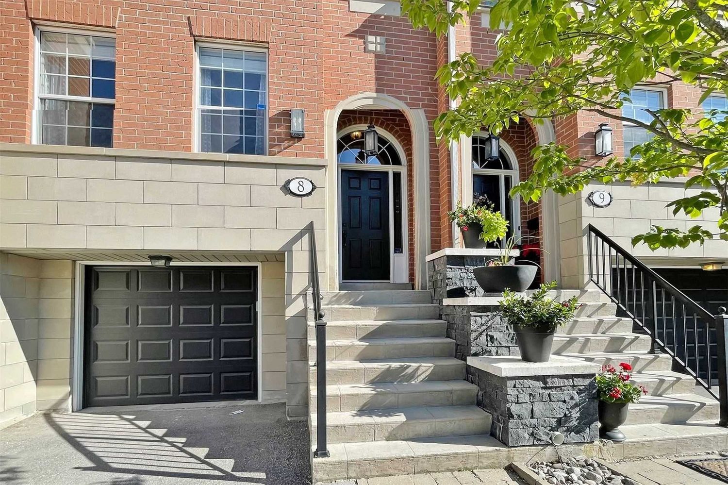 8038 Yonge Street. 8038 Yonge Street Townhomes is located in  Vaughan, Toronto - image #3 of 3