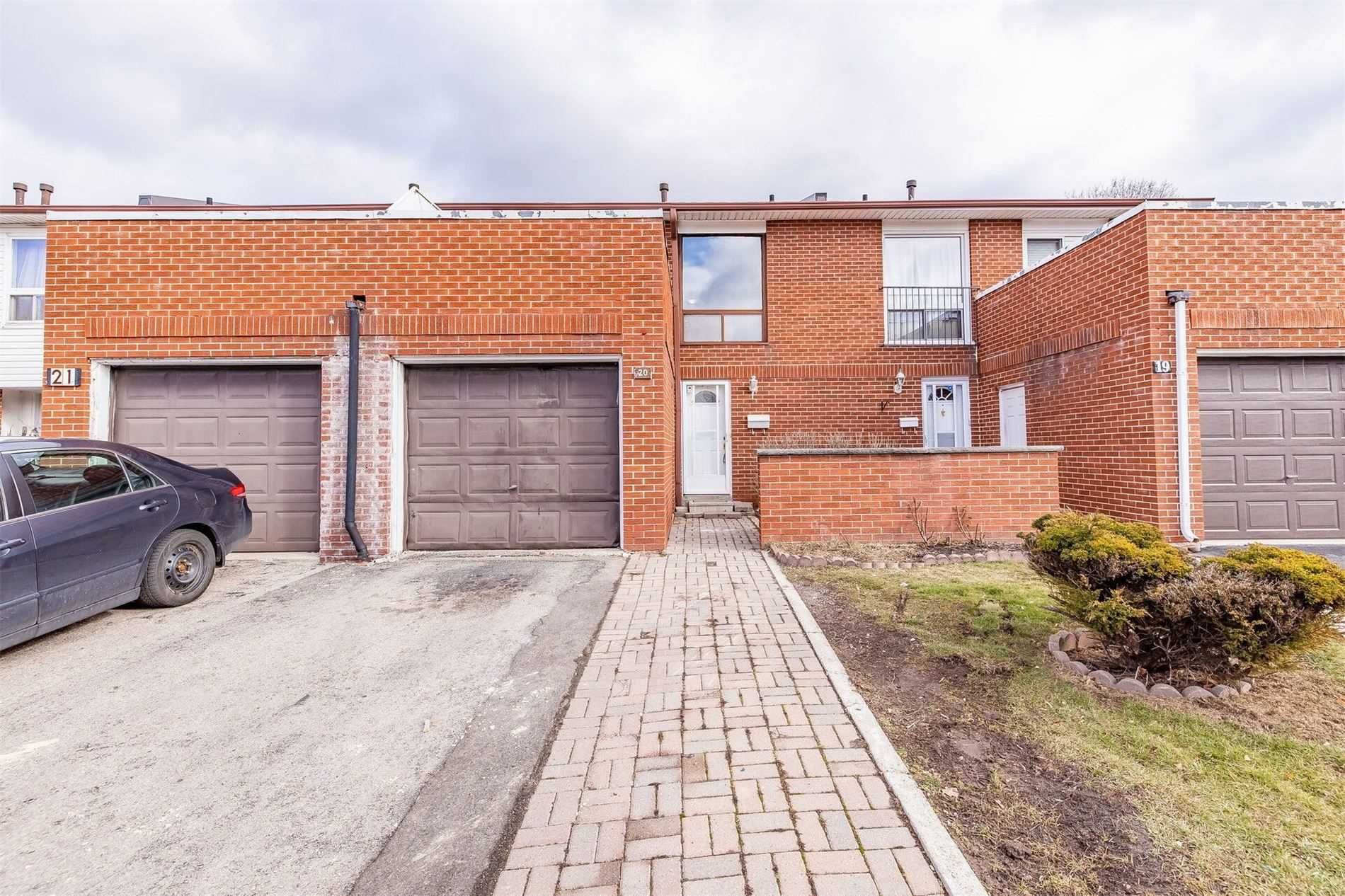 3430 Brandon Gate Dr 3430 Brandon Gate Townhomes 4 Beds + Den 4 Baths Unit 14 Strata.ca